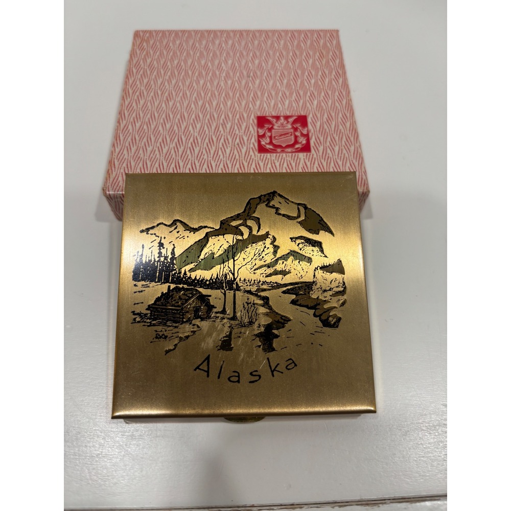 Vintage Newport Alaska Souvenir Powder Compact Gold Tone Mirror Boxed 2.75in